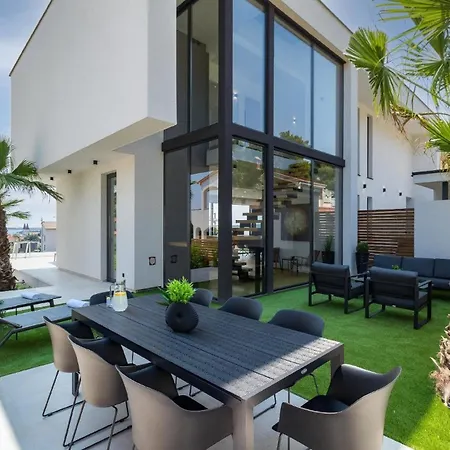 Сasa de vacaciones Ferienhaus Mit Privatpool Fuer 9 Personen Ca 400 Qm In Medulin, Istrien Suedkueste Von Istrien - B62240