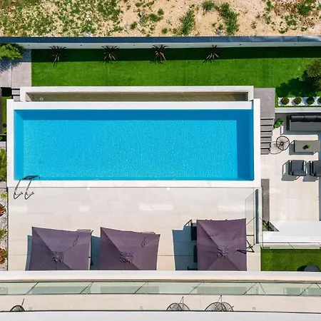 Сasa de vacaciones Ferienhaus Mit Privatpool Fuer 9 Personen Ca 400 Qm In Medulin, Istrien Suedkueste Von Istrien - B62240
